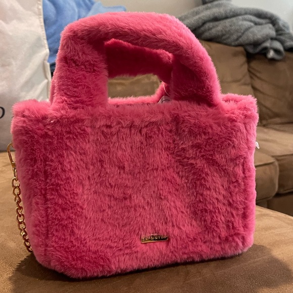 Skinnydip x Barbie pink limited edition bag - Picture 3 of 4